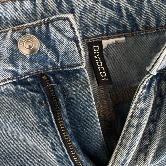 H&M Divided Womens Cargo Jeans Medium Light Wash 26" Waist - Picture 3 of 8